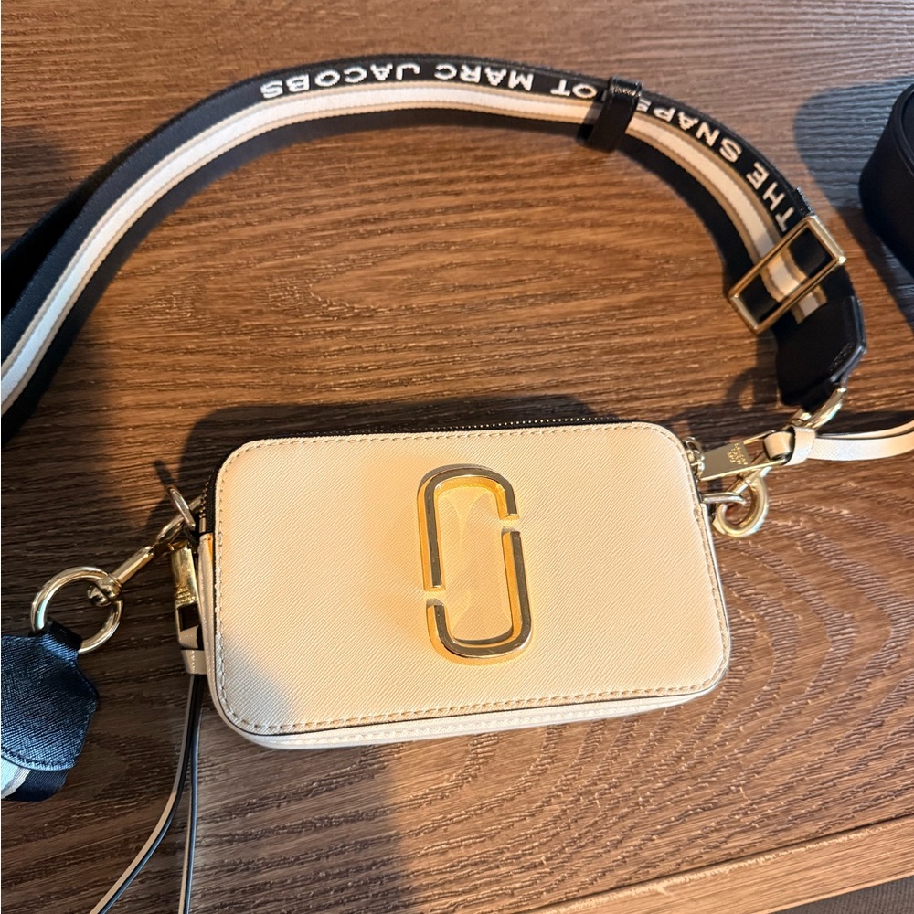 Marc Jacobs Off White Snapshot Bag